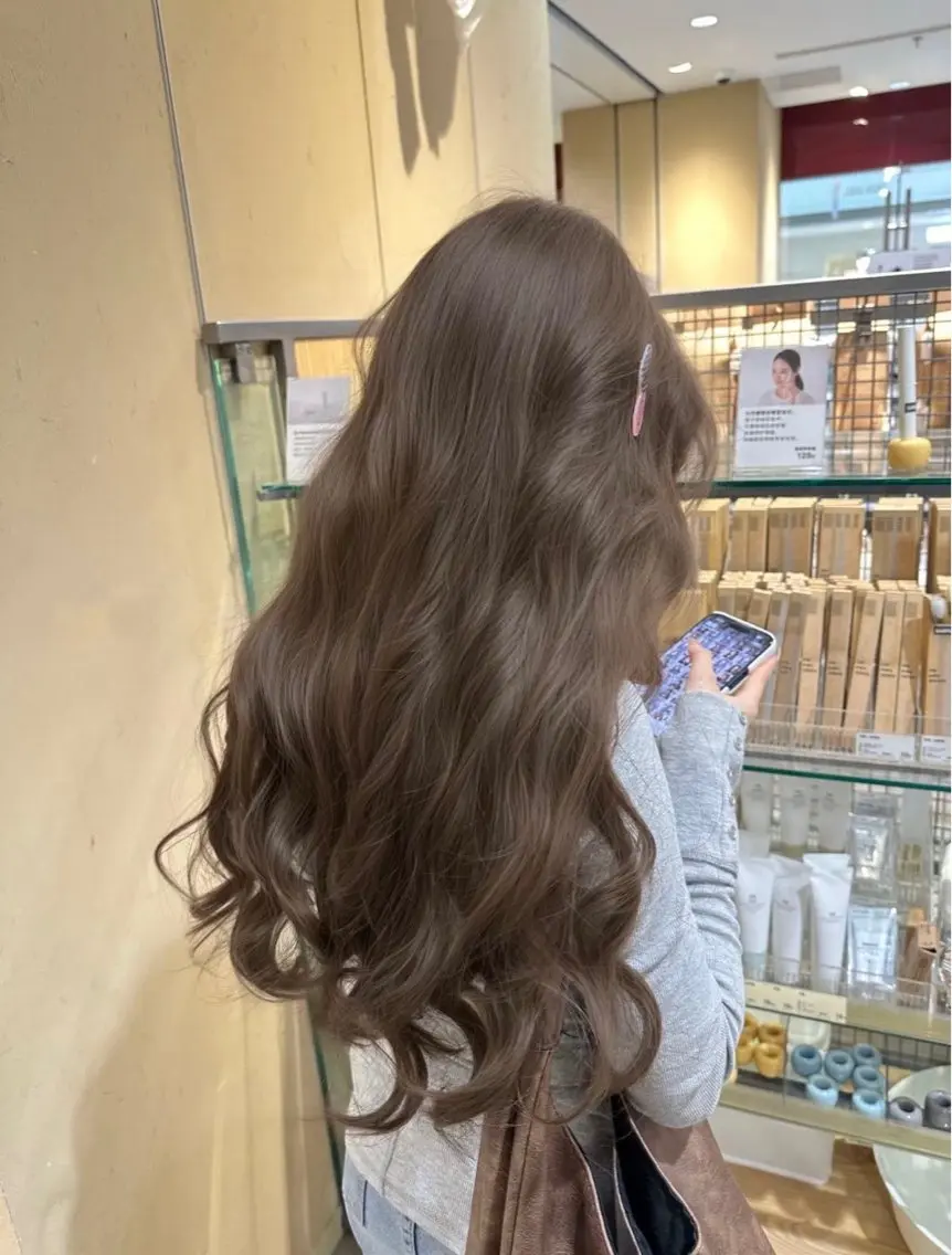 ロング カット ヘアカラー 透明感ベージュ×レイ ヤーカット🎀セナのヘアスタイル