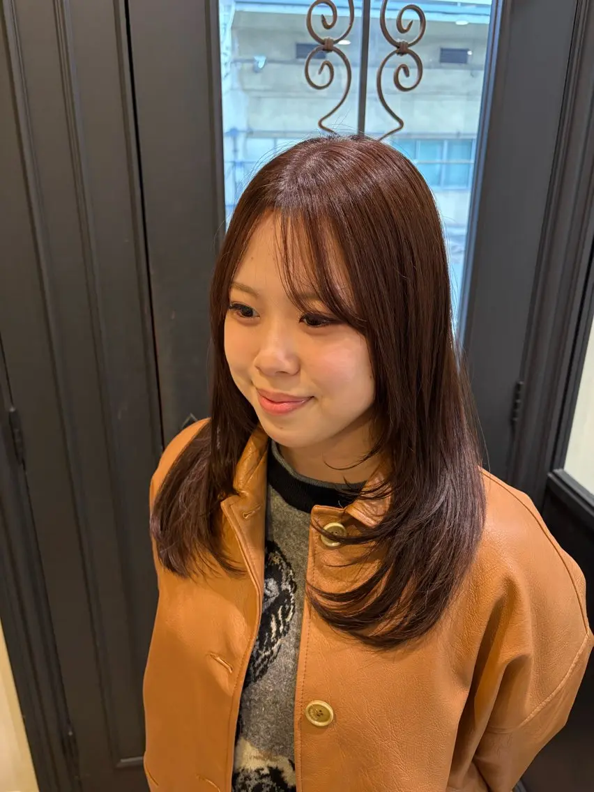 セミロング カラー カット ヘアカラー しおり🍬 KOKORO🤍のヘアスタイル