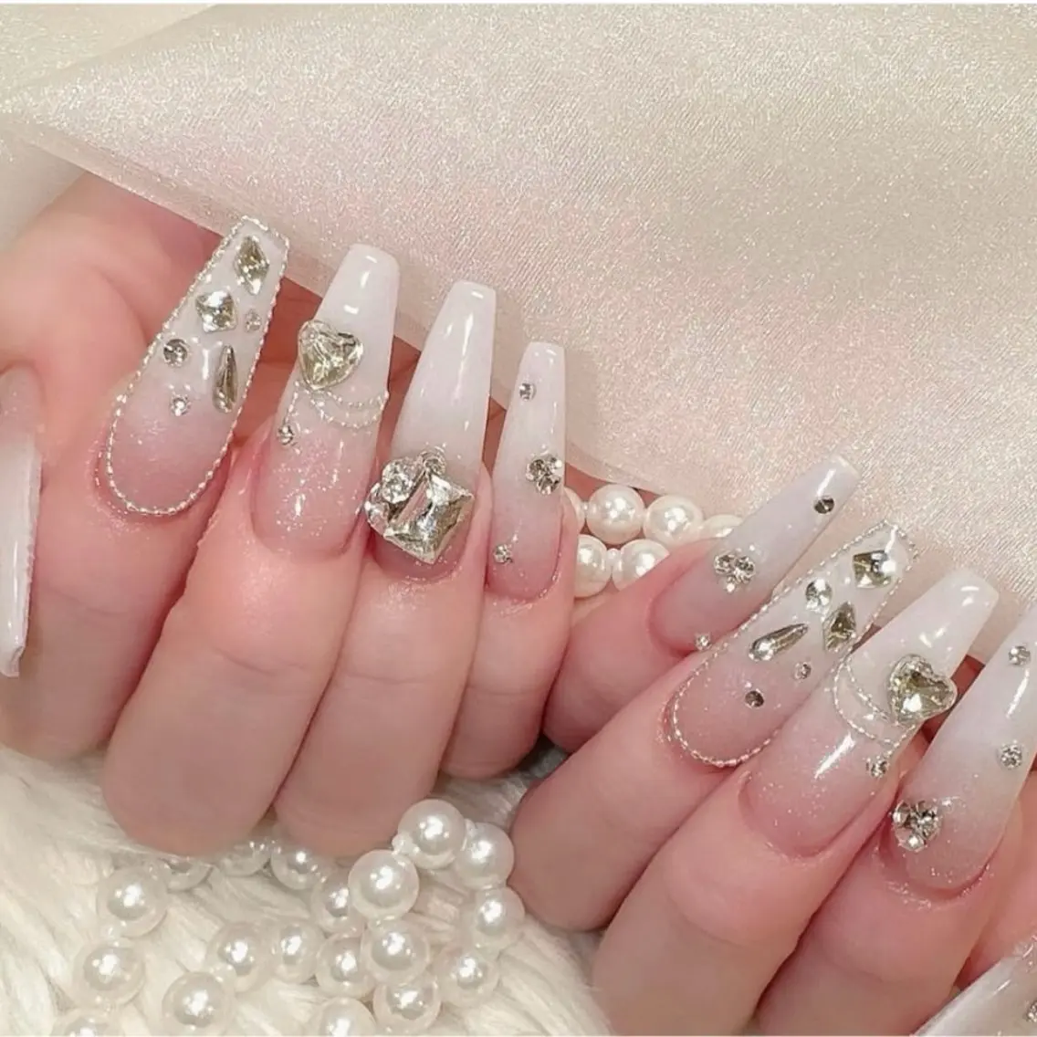 ネイル 成人式 ジェルネイル ロングネイル マグネットネイル 大理石ネイル(マーブル) ハンドネイル MoMoA Nail ネイル長さ出し専門店のネイルデザイン