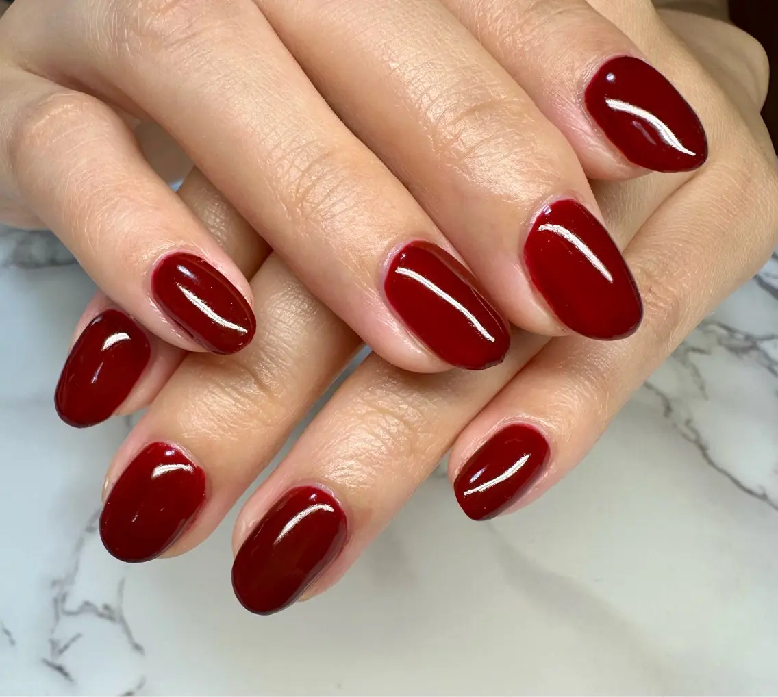 ネイル ボルドー キラキラネイル マグネットネイル ニュアンスネイル ワンカラーネイル Mai’s nailのネイルデザイン