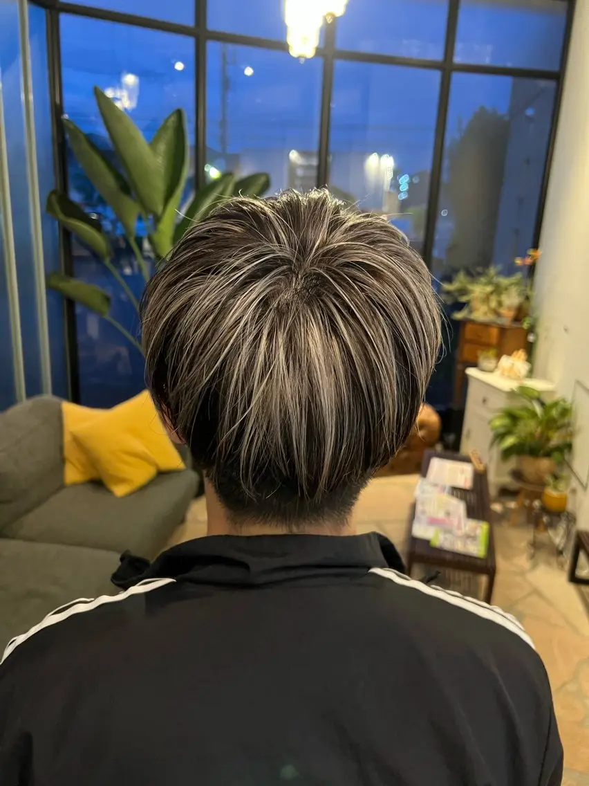 【メンズ限定】カット+ブリーチ+カラー+トリートメントの写真