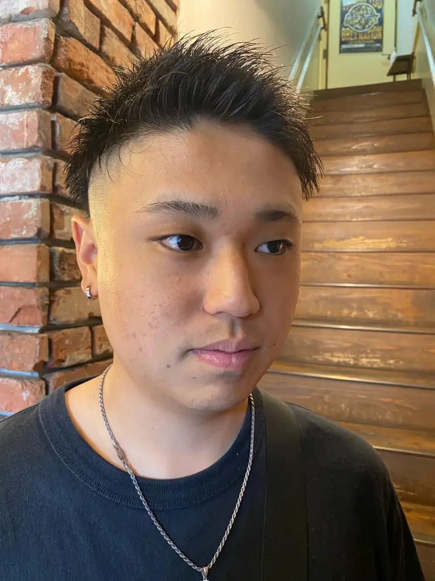 メンズ フェードカット メンズショート ツーブロック 高塩翔大 髪質改善のヘアスタイル