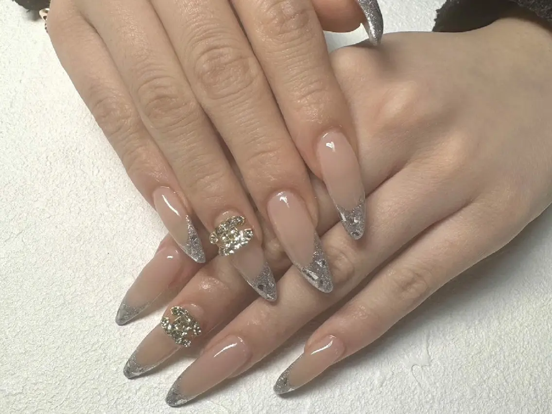 ネイル アートネイル フレンチネイル ガラスフレンチ 韓国ネイル 持ち込み ハンドネイル JULIE NAILのネイルデザイン
