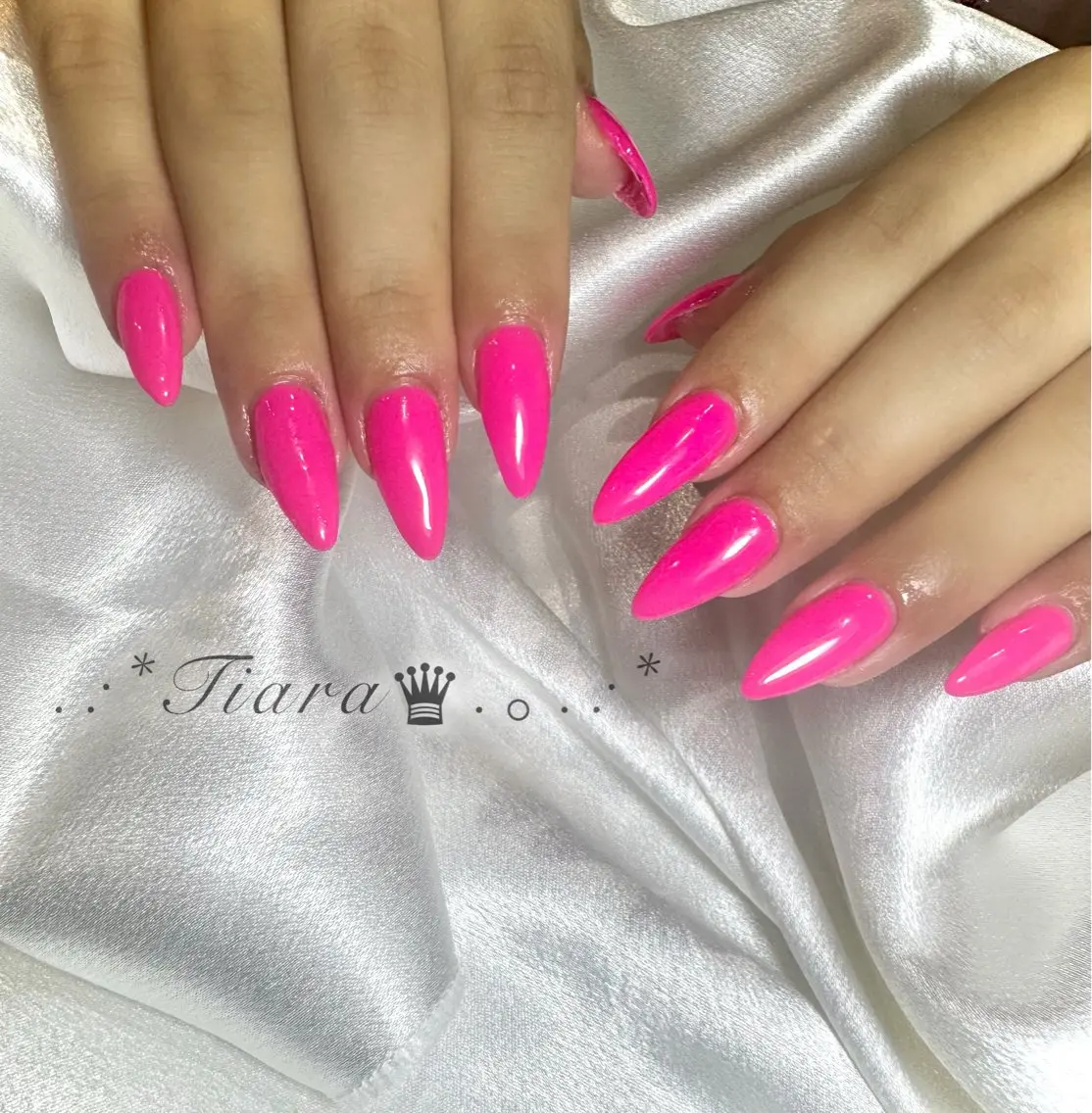 ネイル ハンドネイル Tiara♛ティアラ 磯田くるみのネイルデザイン