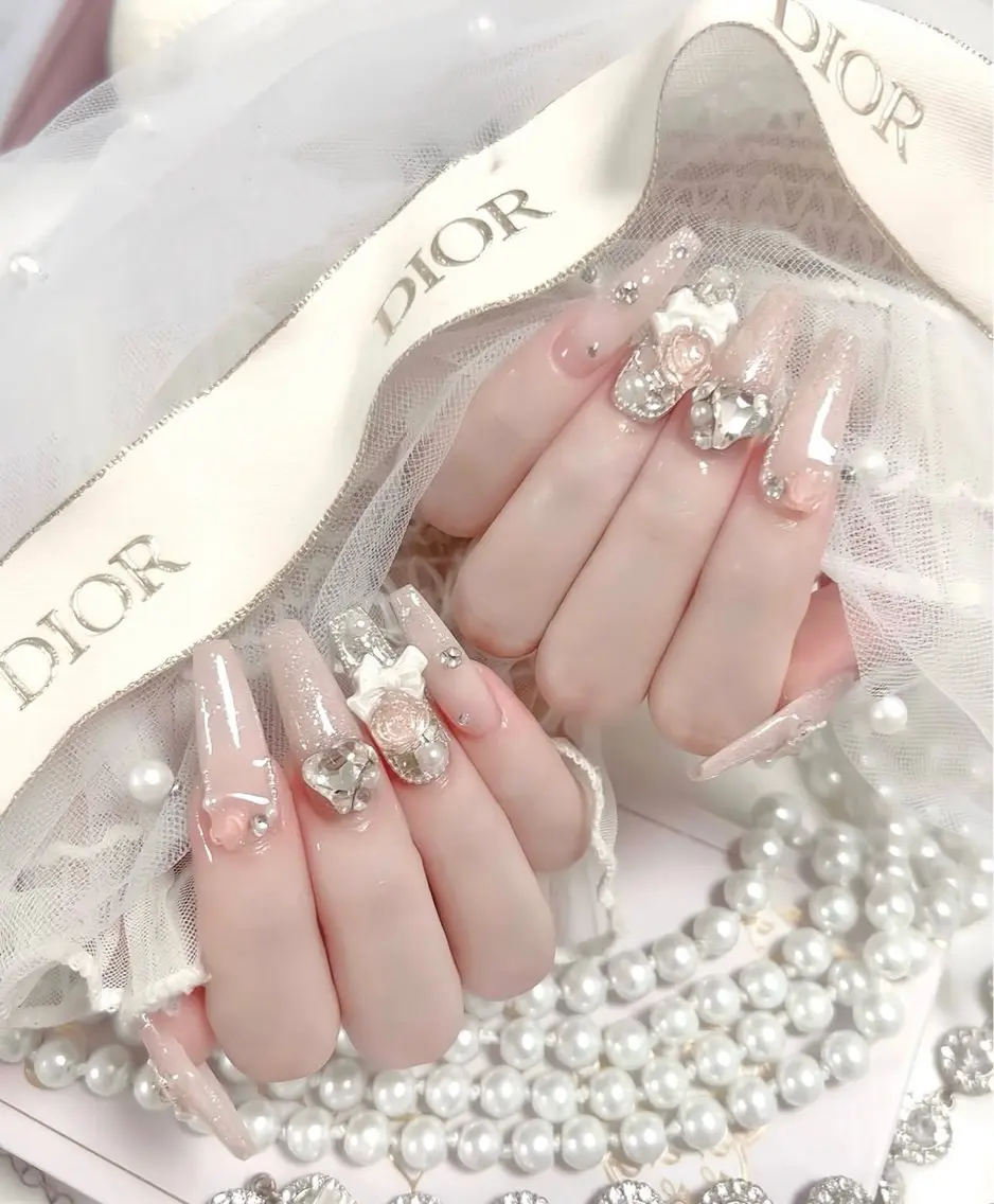 ロング 外国人風カラー 韓国風ヘア E🌷nail 長さだし専門店のネイルデザイン