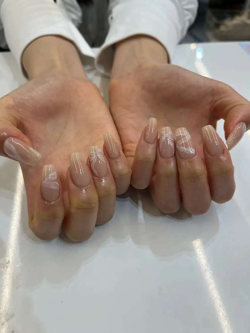 ネイル 👑 pool SAKI 👑のネイルデザイン