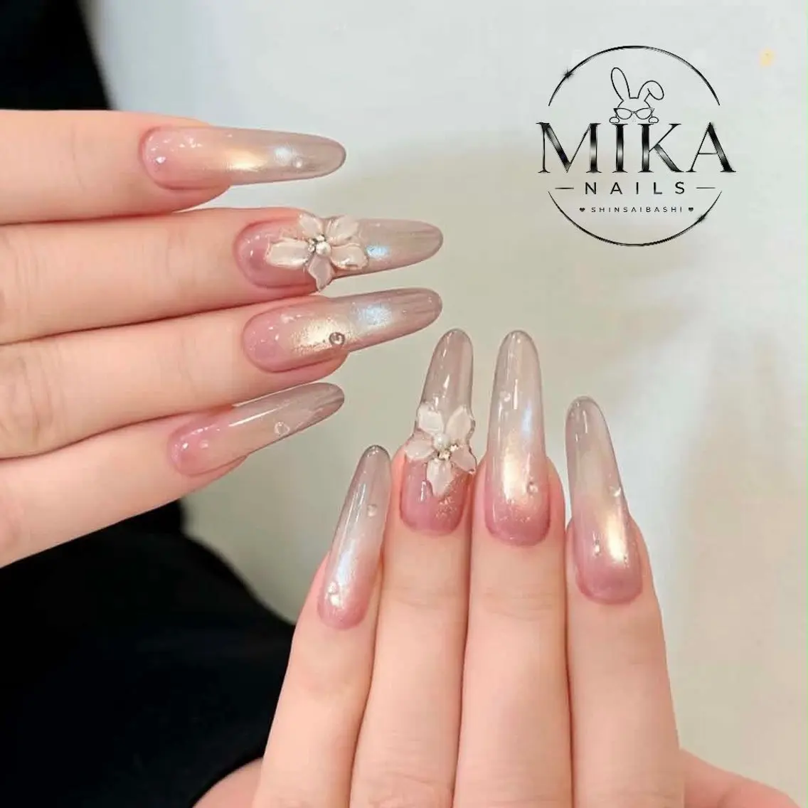 ネイル ガーリー キラキラネイル 韓国ネイル ロングネイル シンプルネイル ハンドネイル Genie Mika Nailsのネイルデザイン
