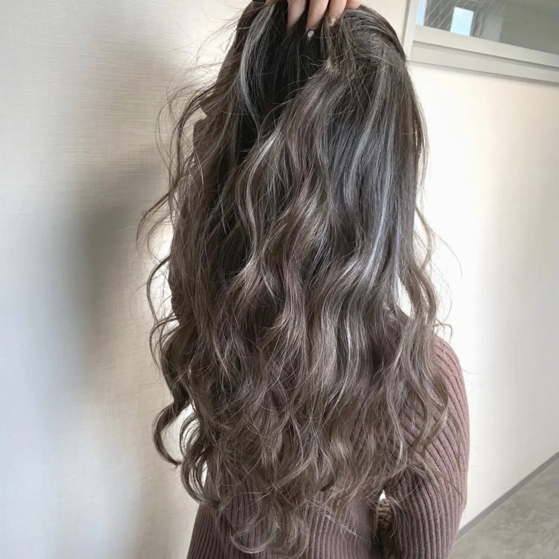 ロング カラー バレイヤージュ グラデーションカラー ハイライトカラー ハイライト レイヤーカット ヘアカラー 松井那津子 /ハイライトブリーチのヘアスタイル