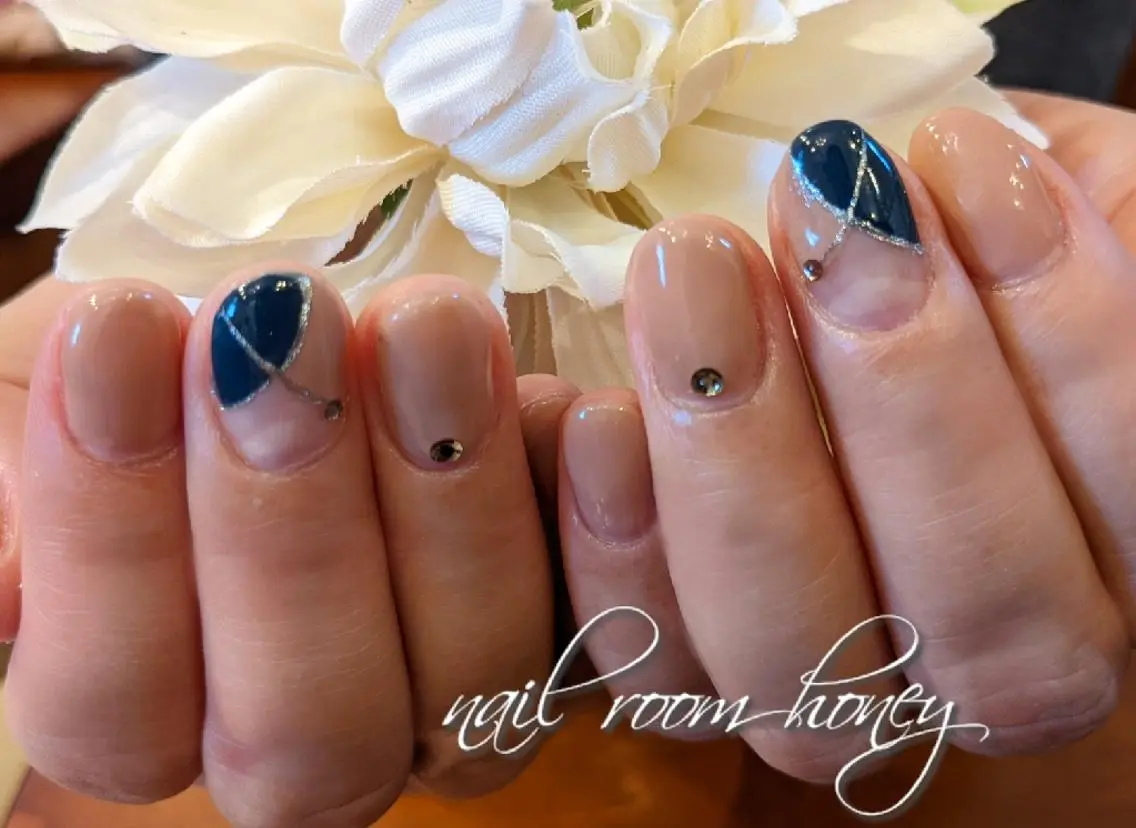ネイル アートネイル シンプルネイル nail room  honeyのネイルデザイン