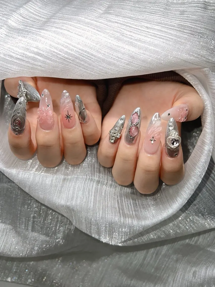 ネイル ハンドネイル Lee Nailsのネイルデザイン