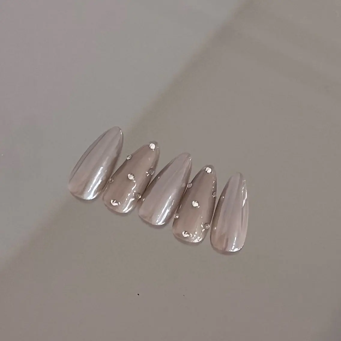 ネイル ラメ(グリッター) ニュアンスネイル シンプルネイル 春ネイル ハンドネイル s_ nail8のネイルデザイン