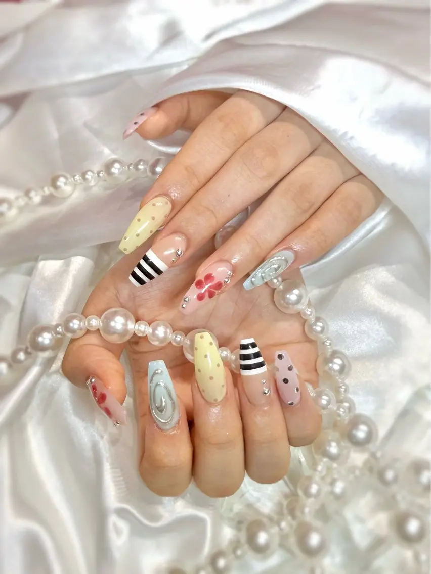 ネイル アートネイル ネイルチップ RitsNail 🤍 RENAのネイルデザイン