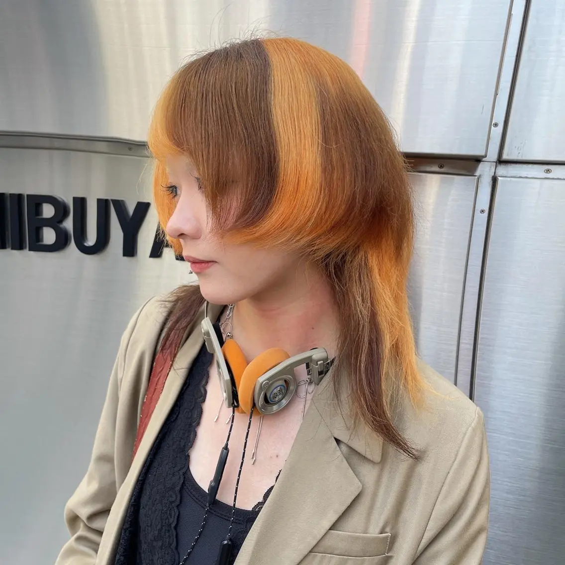 カラー ブリーチ/ウルフ特化 渋谷カルチャー交差点のヘアスタイル