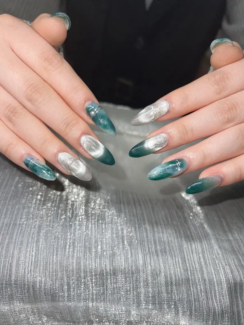 ネイル ハンドネイル Lee Nailsのネイルデザイン