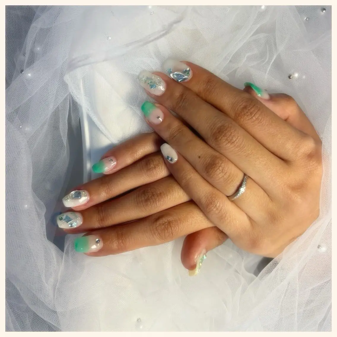 ネイル フラッシュネイル フットネイル フレンチネイル ジェルネイル ガラスフレンチ Nail salon Natulalのネイルデザイン