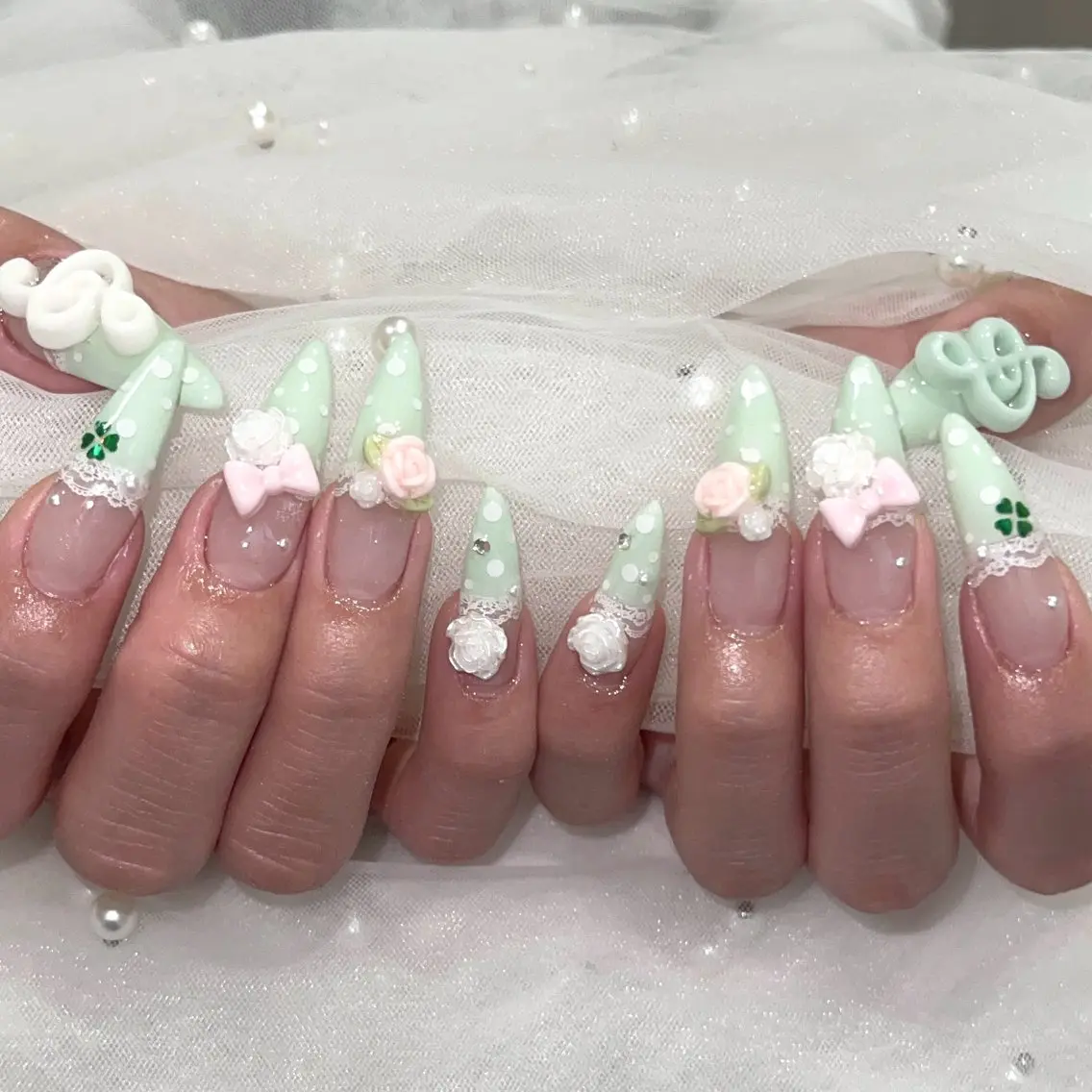 ネイル ハンドネイル 🧁fein. nana🩵のネイルデザイン