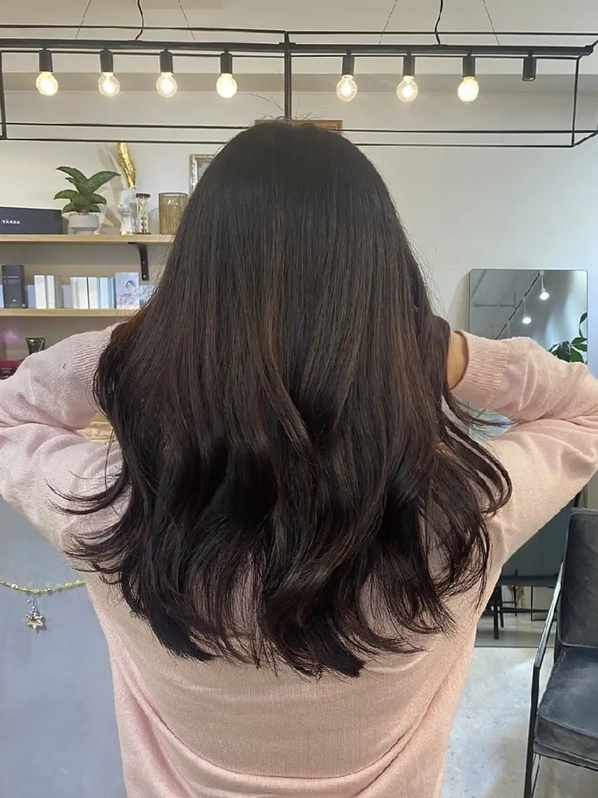 カラー 江坂 misaki のヘアスタイル