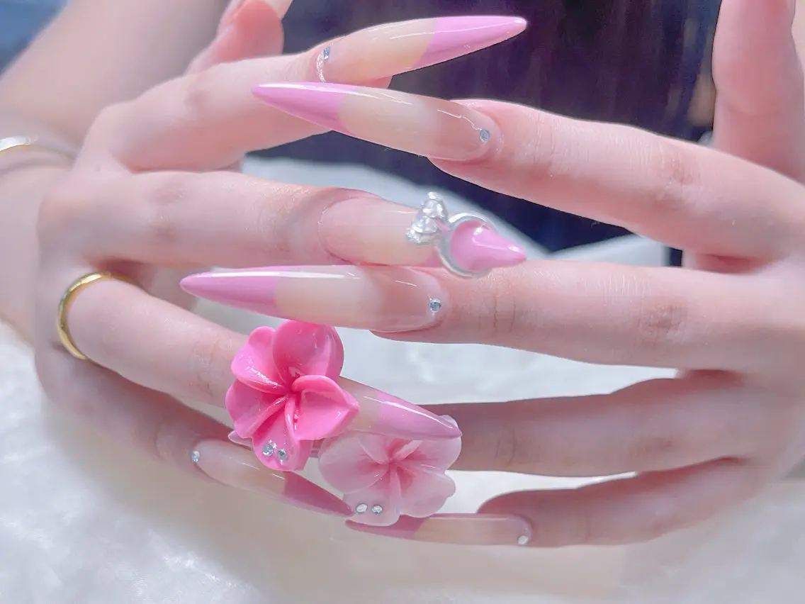 ネイル 🎀ネイルサロン エクラYUI🎀のネイルデザイン