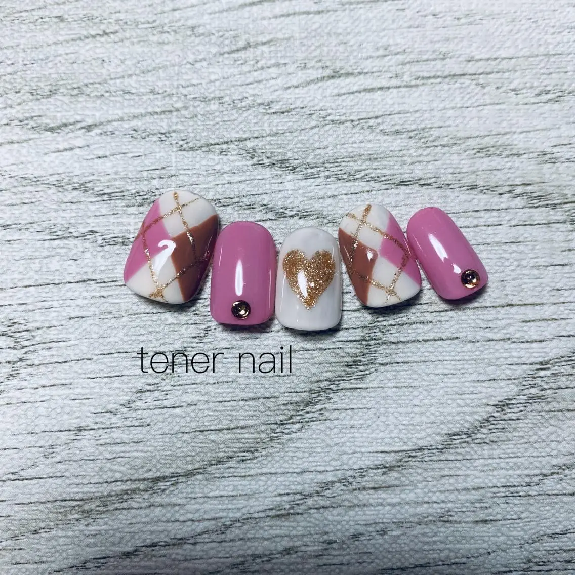 ネイル アートネイル ハート テネルネイル tener nailのネイルデザイン