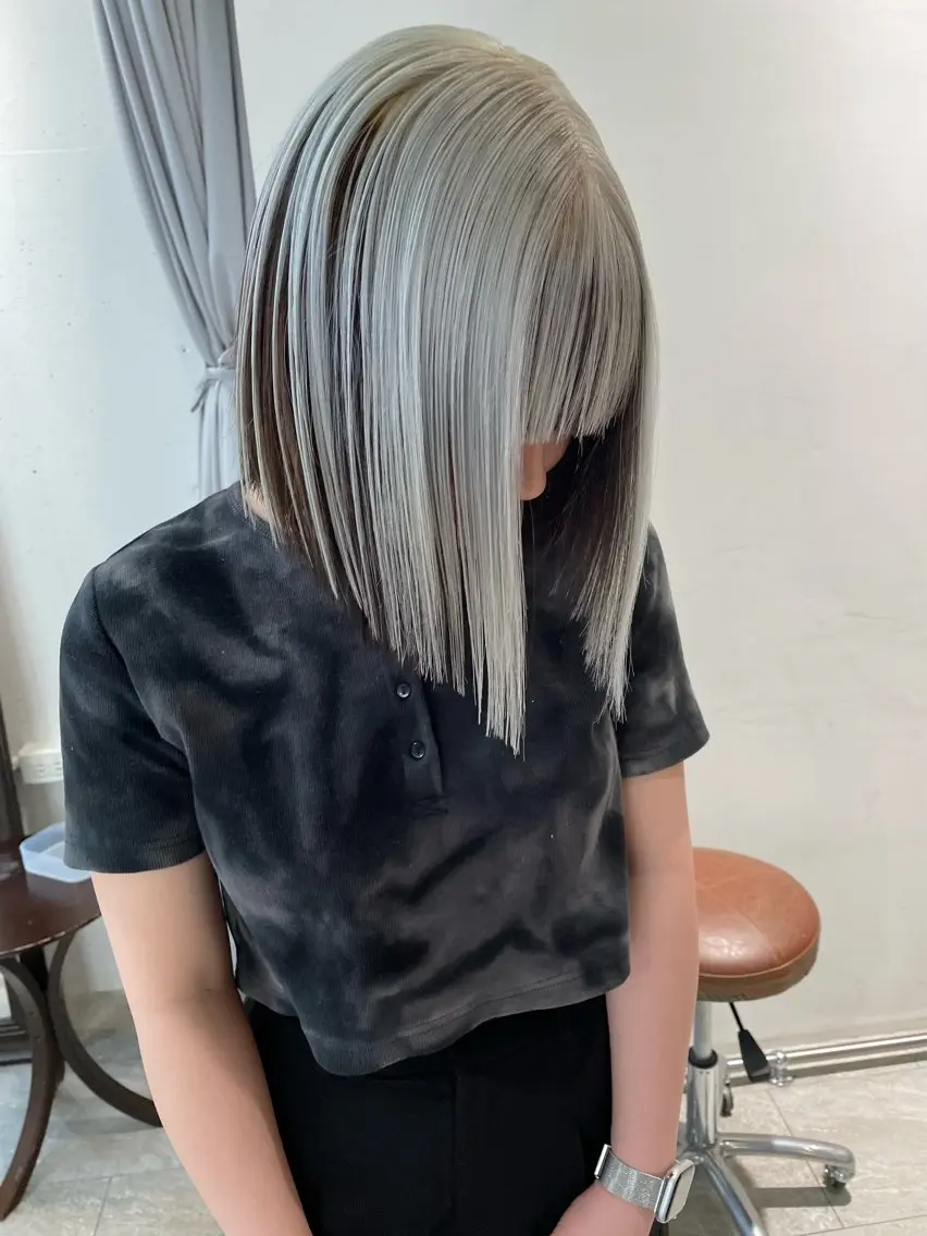 ショート カラー カット ヘアカラー トリートメント ヘアセット 💜ハイトーン💛 マジカルかいちゃんのヘアスタイル