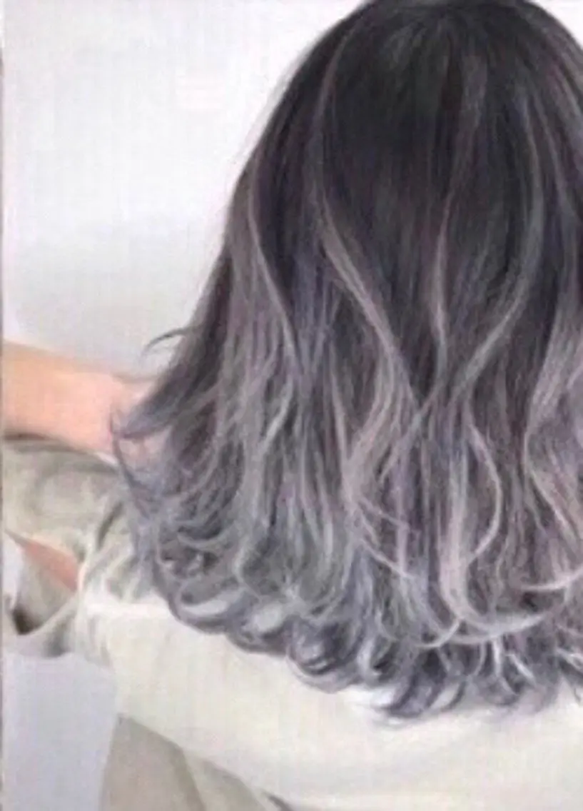 セミロング カラー バレイヤージュ ブリーチ ケアブリーチ ダブルカラー ハイライトカラー ヘアカラー memento 斎藤大覚のヘアスタイル