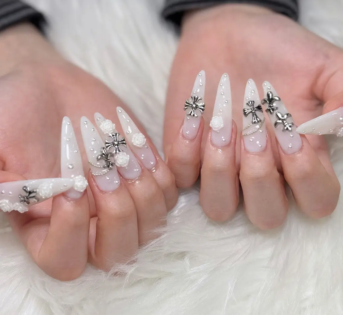 ネイル オーロラネイル チークネイル フットネイル フレンチネイル ジェルネイル ハンドネイル Nichi Nailsのネイルデザイン