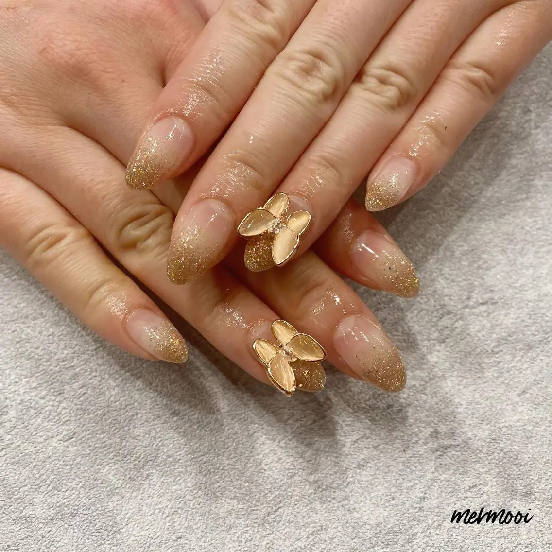 ネイル クリアネイル フラッシュネイル 氷ネイル・うるうるネイル ラメ(グリッター) ラメグラデーション mermooi nailのネイルデザイン