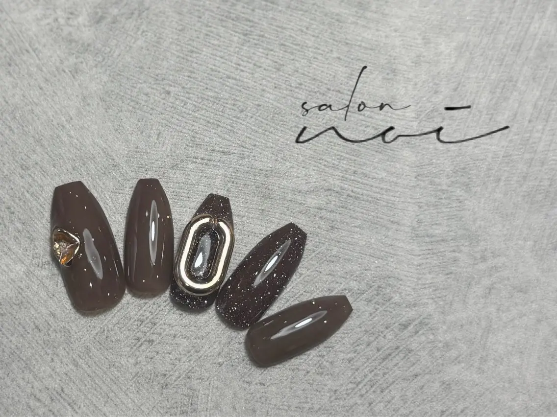 ネイル ブラウン ゴールド ハンドネイル salon noiのネイルデザイン