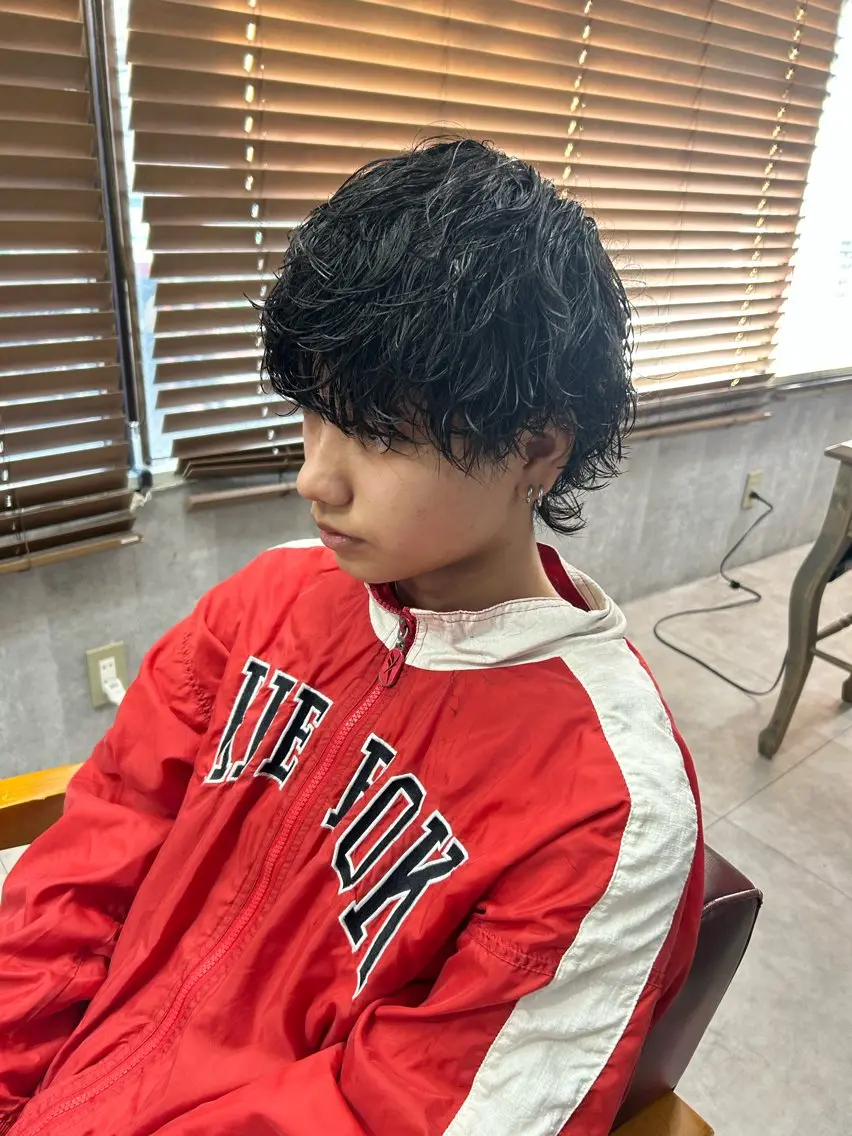 ミディアム パーマ メンズ 勝毛 広貴のヘアスタイル