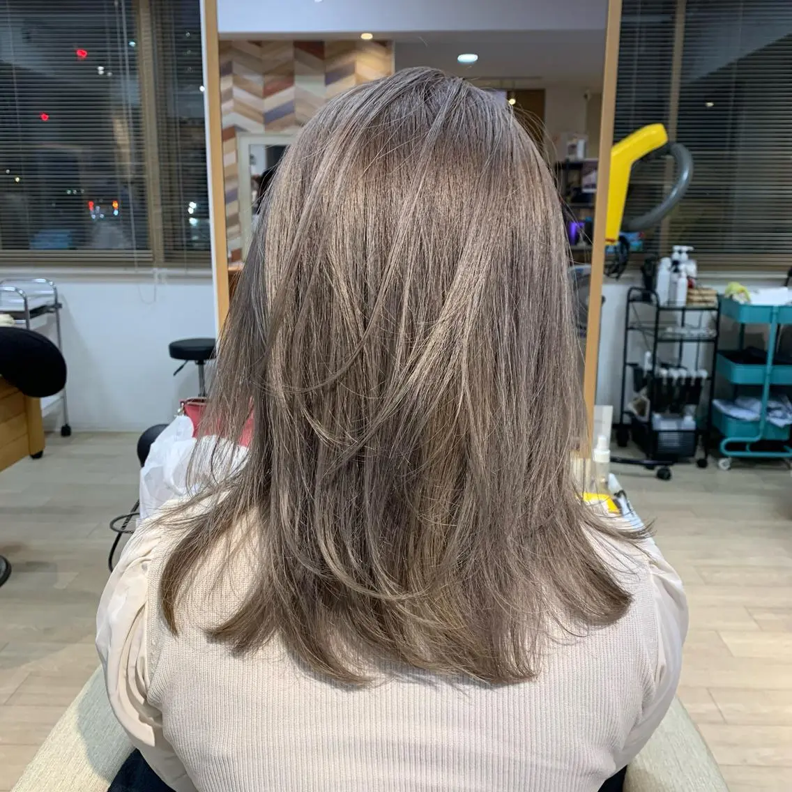セミロング カット ヘアカラー トリートメント ハッシュ・ウルフ🐺 小顔レイヤー松山直史のヘアスタイル