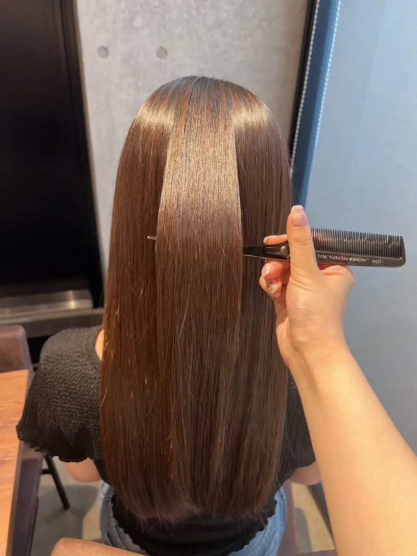 ロング トリートメント 縮毛矯正 うるツヤ透明感カラー 𝐀𝐲𝐚𝐦𝐢のヘアスタイル