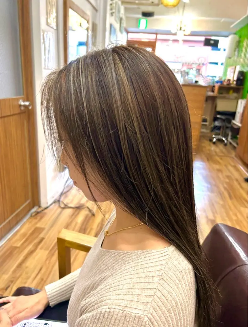 ロング カラー ヘアカラー コイエ カレンのヘアスタイル