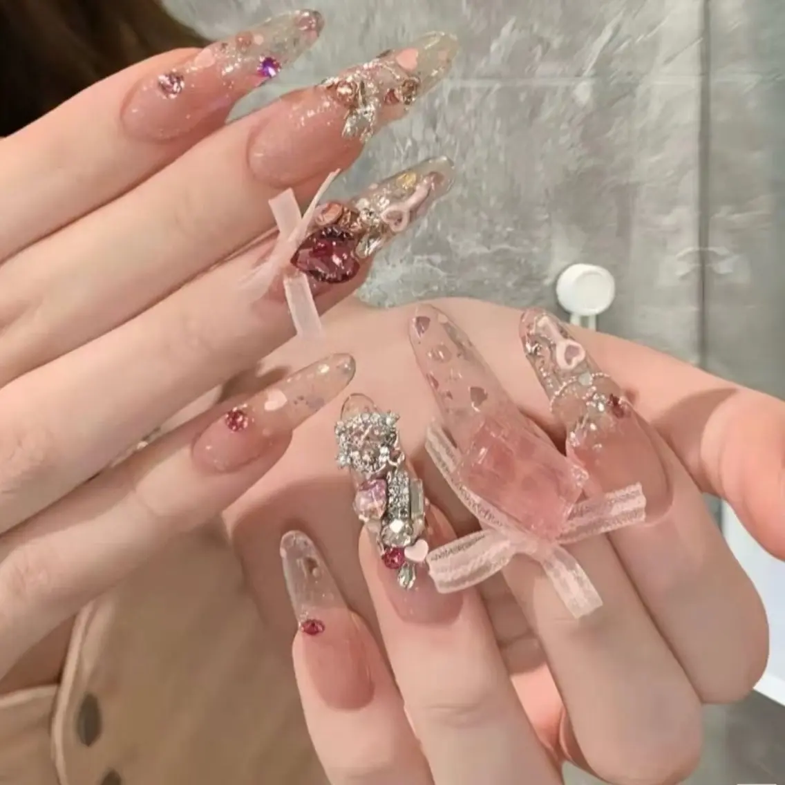 メンズ ネイル メンズ韓国風 アートネイル フレンチネイル ジェルネイル キラキラネイル Bloom スカルプ専門店のネイルデザイン
