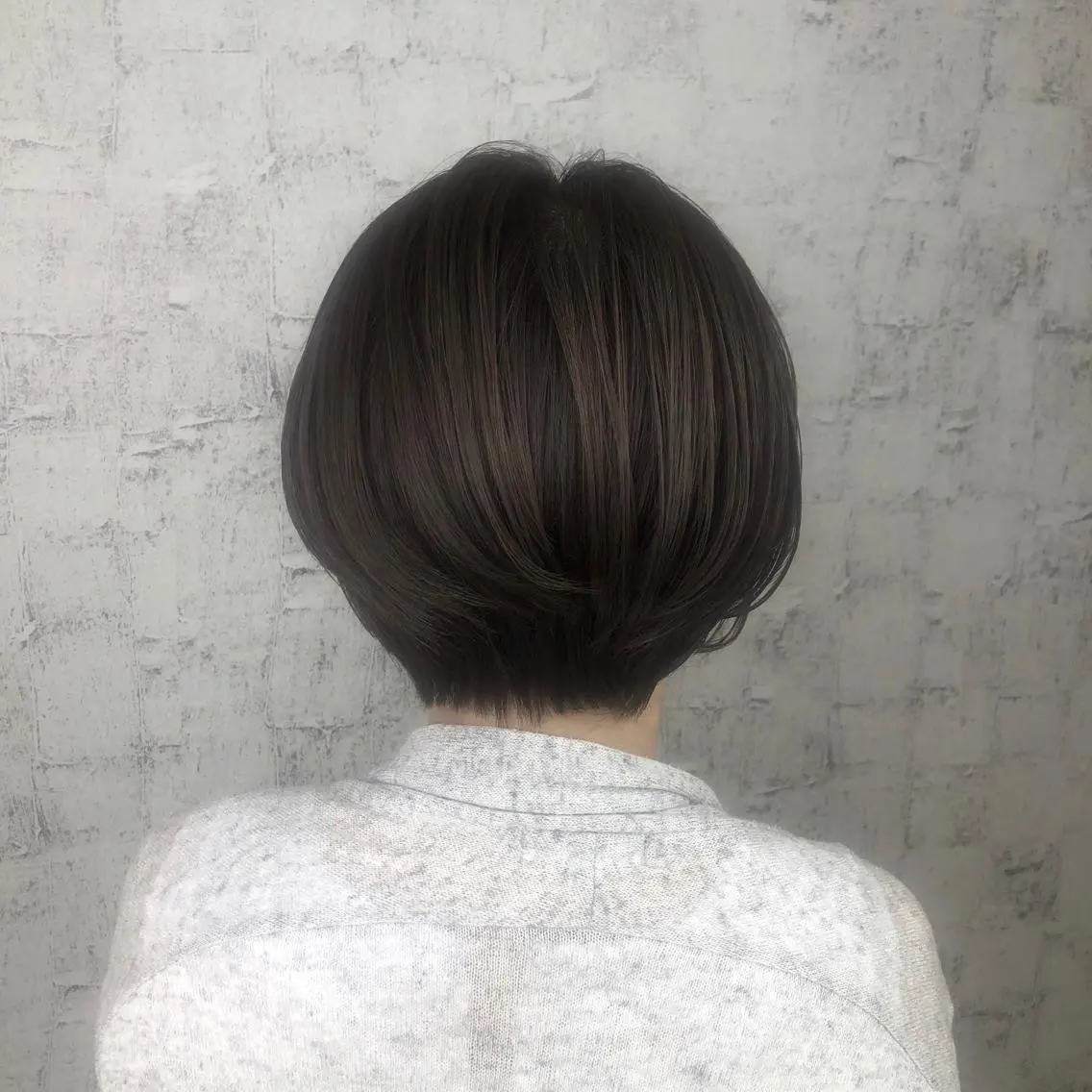 ショート ショートヘア 小顔レイヤー/ ベージュ🤍Rieのヘアスタイル