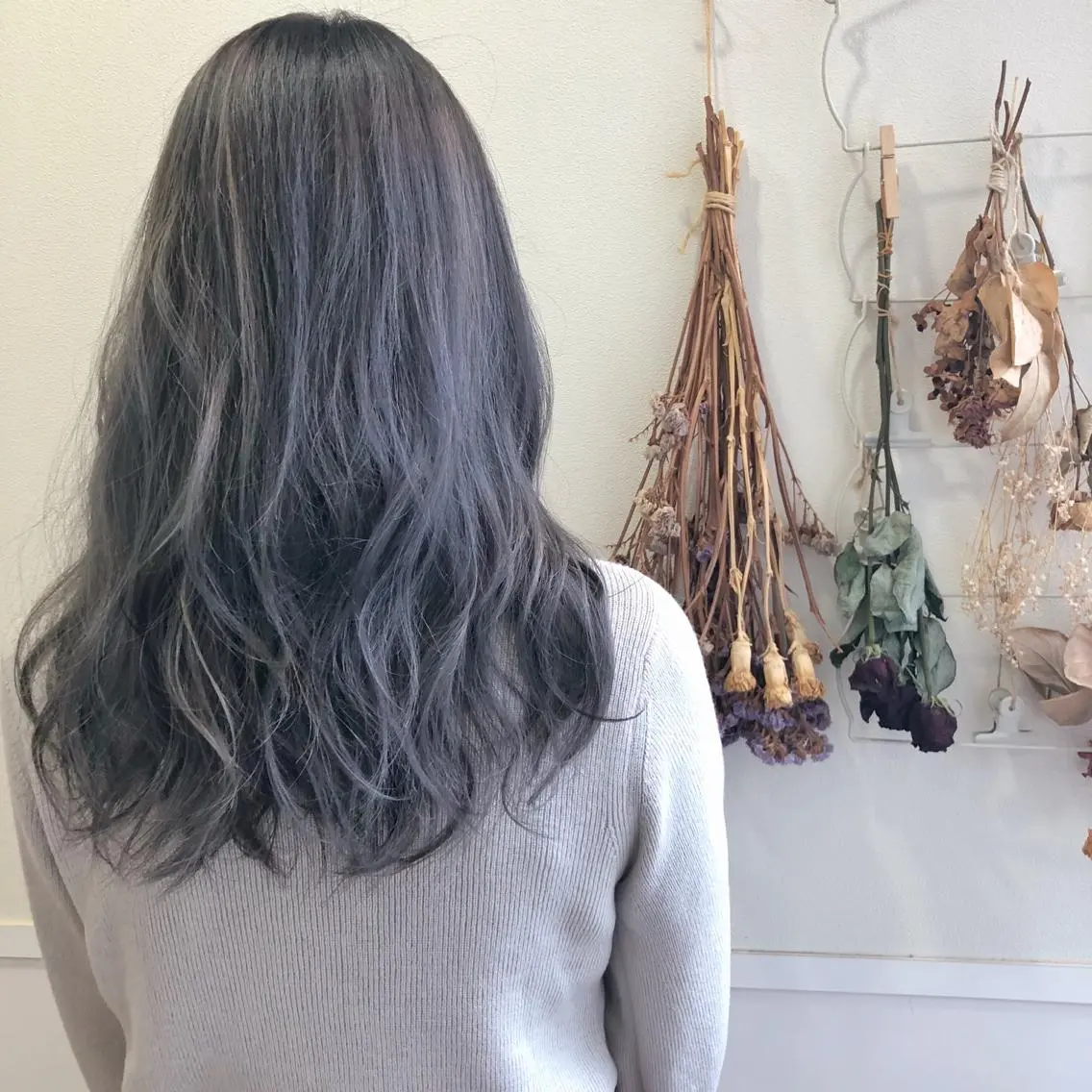 ロング カラー アッシュ ブリーチ ハイライトカラー ハイライト 大平 美沙のヘアスタイル