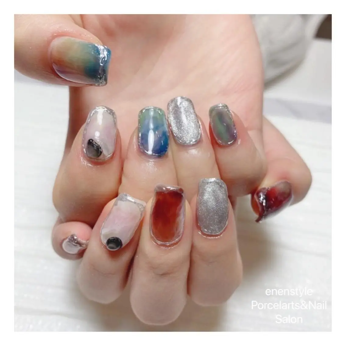 ミディアム ネイル ハンドネイル 🐾enen style 🐾のネイルデザイン