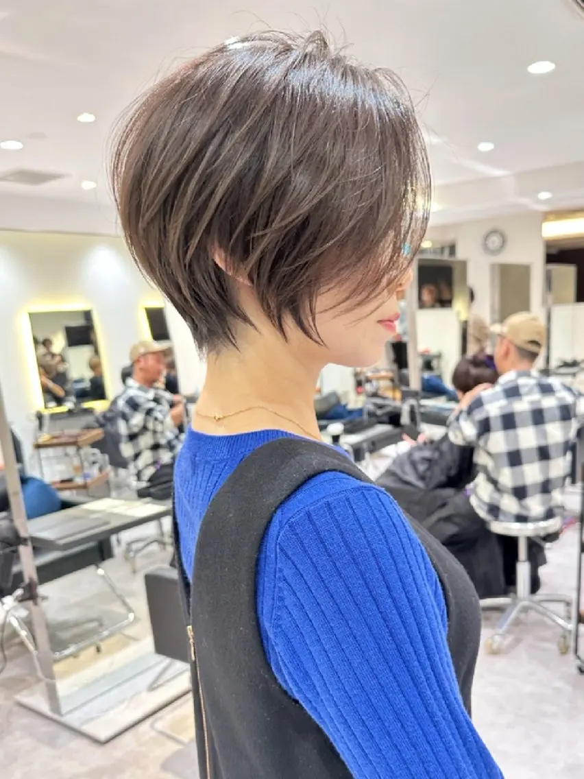 ショート 山嵜 菜織のヘアスタイル