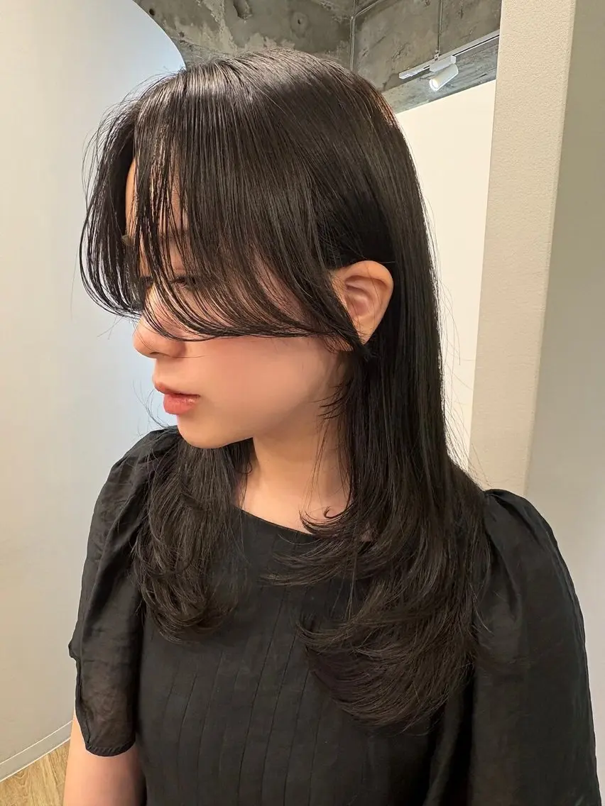 セミロング カラー カット ヘアカラー トリートメント 足立 七彩のヘアスタイル