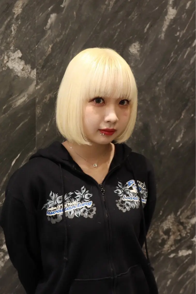 ミディアム ヘアカラー レイヤー/ブリーチ iwamiya岩見谷のヘアスタイル