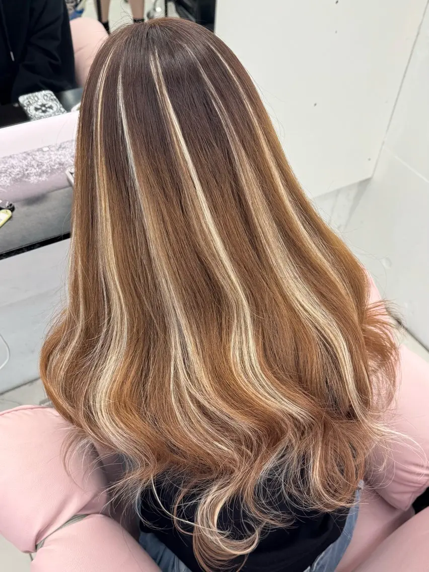 ロング ハイライト エクステ Nene ／Roverのヘアスタイル