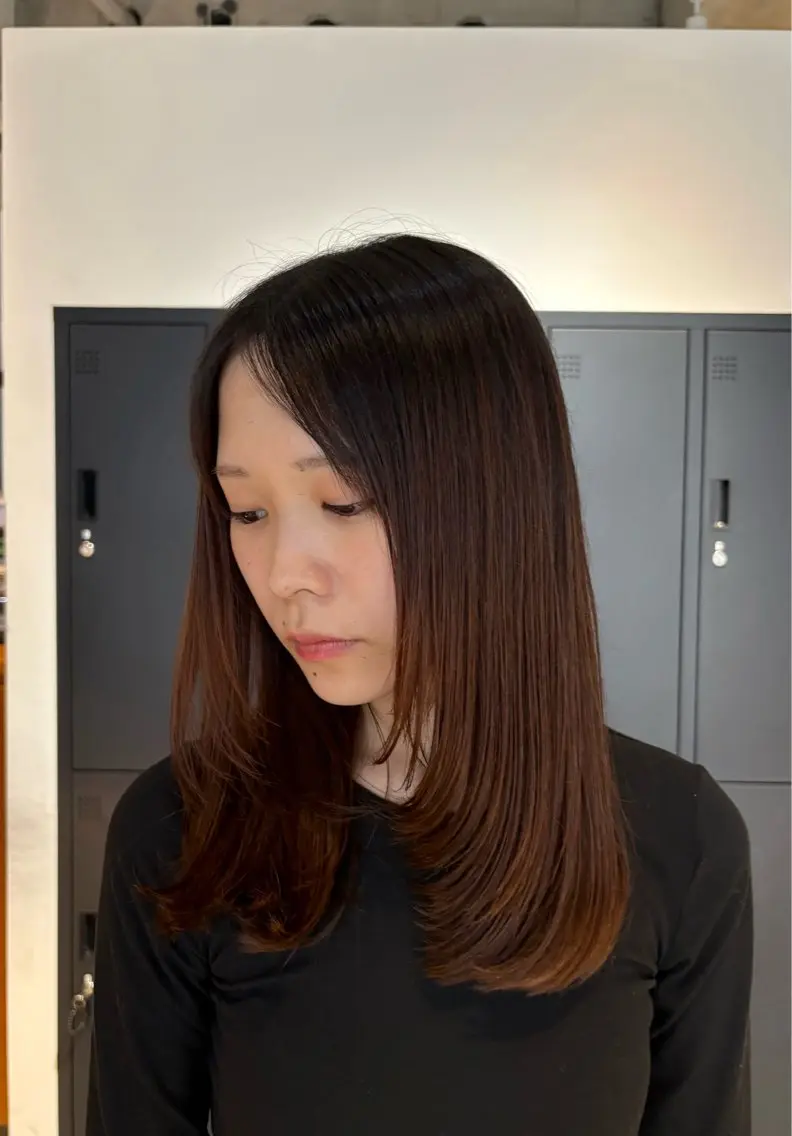 セミロング 顔まわりレイヤー ハッシュカット 韓国風ヘア レイヤーカット 似合わせカット カット 🌊インナーカラー 🐬櫻井海星のヘアスタイル