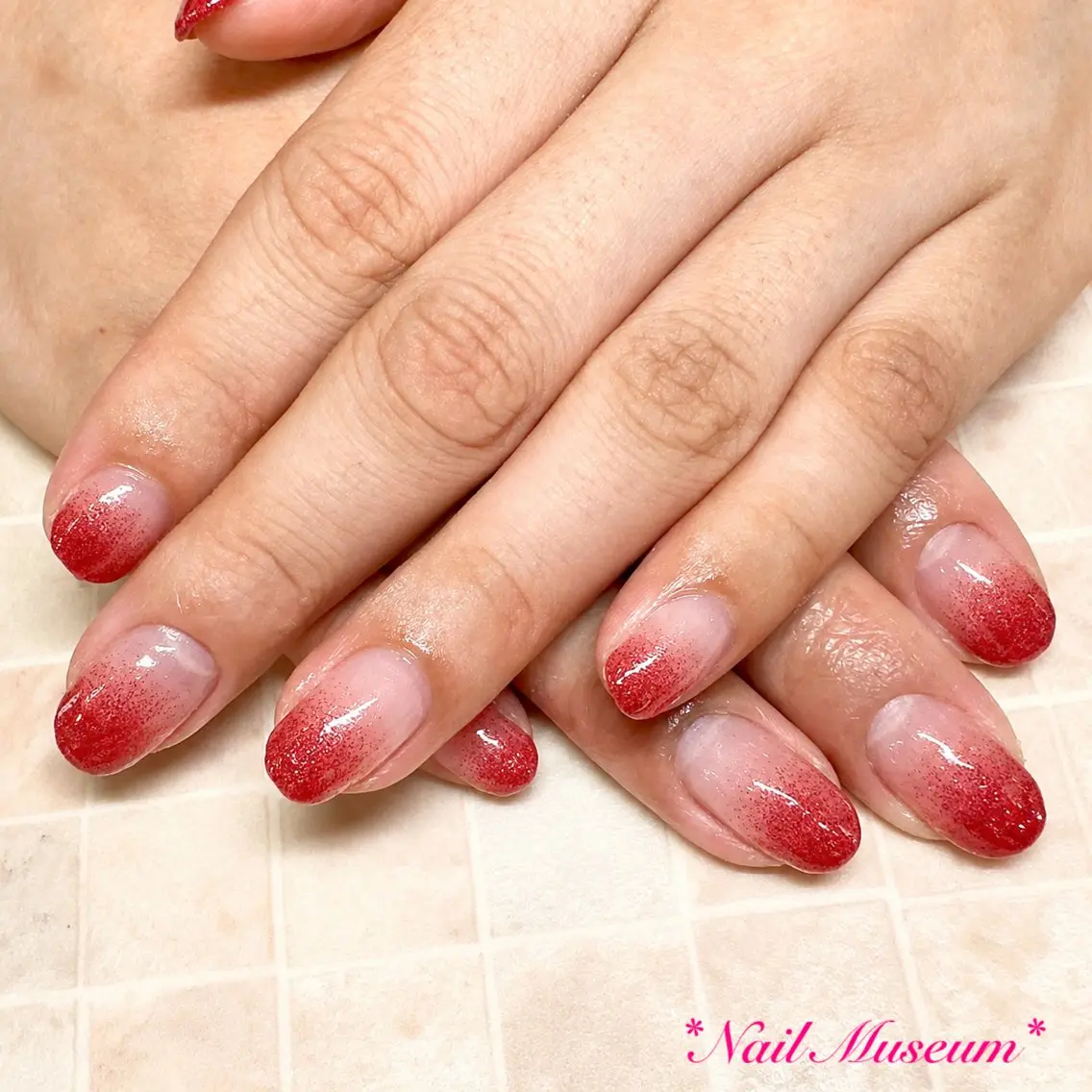 ネイル ブルー ジェルネイル グラデーション ラメ(グリッター) ラメグラデーション ハンドネイル nailmuseum KAMATARIのネイルデザイン
