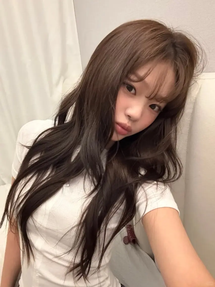 ロング カラー 韓国っぽ×透け感🪽 Fumi 🤍のヘアスタイル