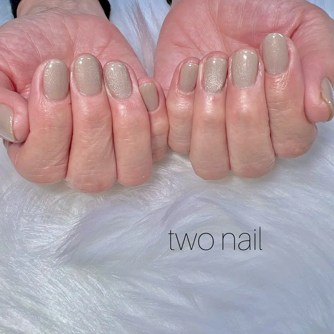 ネイル キラキラネイル マグネットネイル ネイルチップ ホワイト ハンドネイル two nailのネイルデザイン