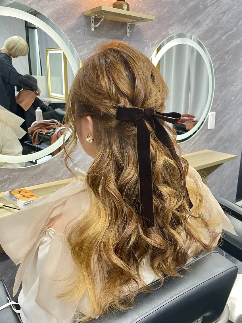 ロング ヘアアレンジ ヘアセット エクステ🩵ブリーチ 韓国ヘア🩵KAEのヘアスタイル