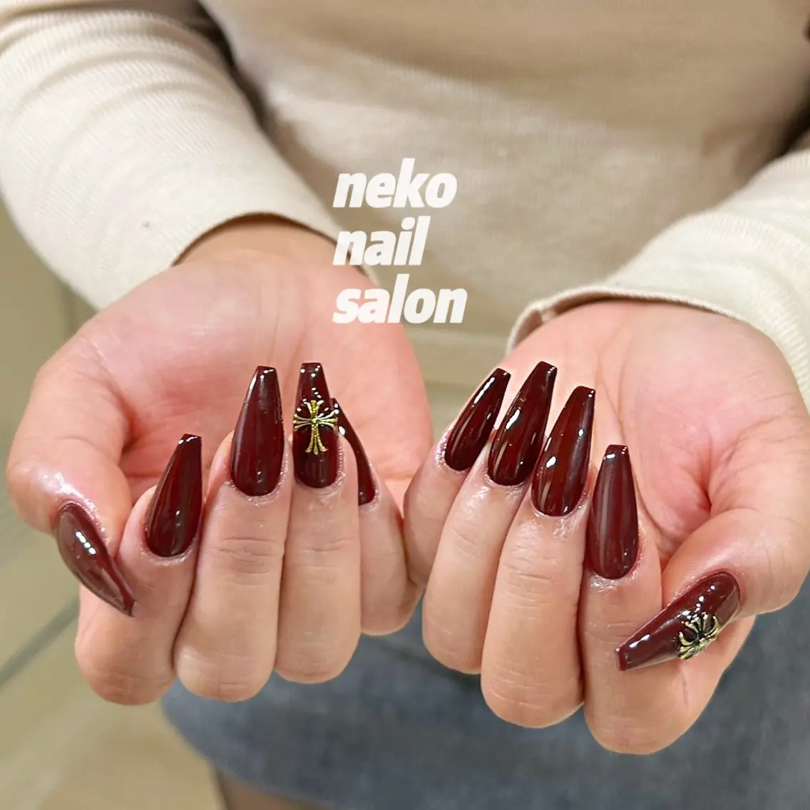 ネイル ボルドー ワンカラーネイル 冬ネイル クリスマス ハンドネイル neko nailのネイルデザイン