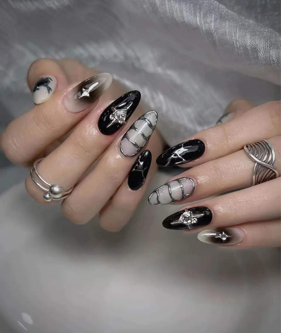 ネイル アートネイル ボルドー フレンチネイル ジェルネイル 氷ネイル・うるうるネイル ハンドネイル Julie Nail Rinのネイルデザイン