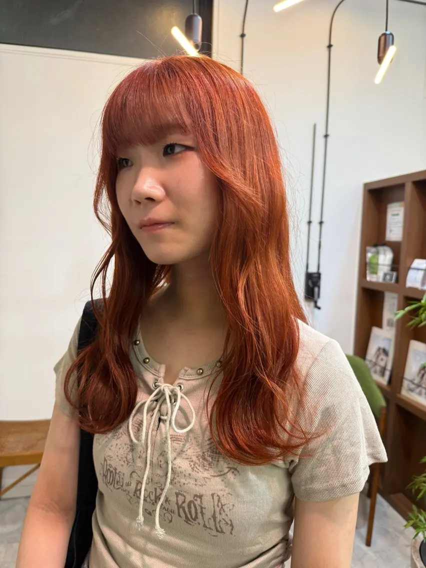 ロング カラー ブリーチ ヘアカラー トリートメント shin enom yuukaのヘアスタイル