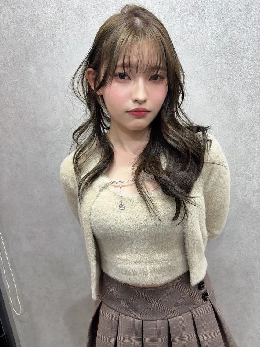 セミロング カラー レイヤーカット カット ヘアカラー トリートメント AiM エイム　韓国レイヤーのヘアスタイル