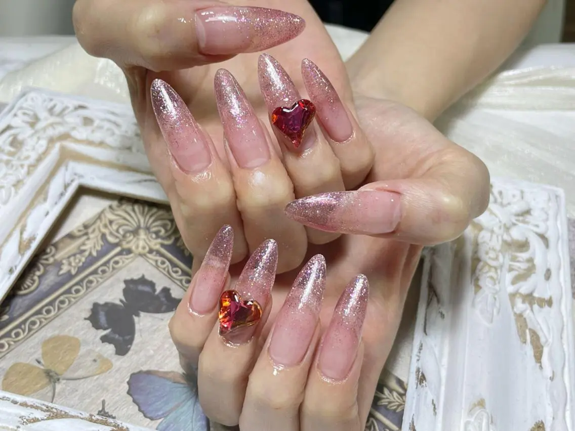 ネイル オーロラネイル 長さ出し フレンチネイル ガーリー キラキラネイル Lucky nail salonのネイルデザイン